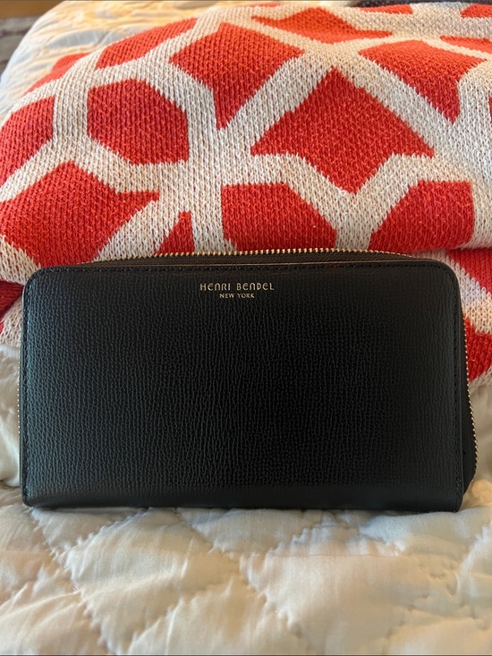 henri bendel Handbags - Henri bendel large zip up wallet